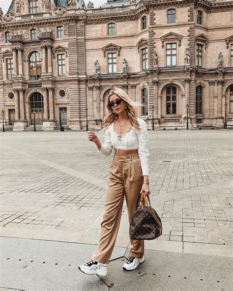 WOMEN'S LUXURY BEIGE PANTS AND SHORTS 